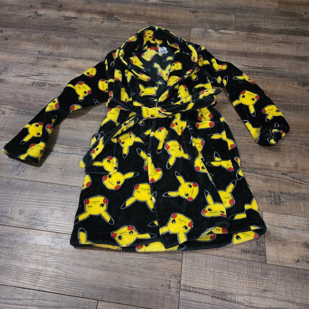 Pokemon Robe Picachu Boys size 10/12 pre-owned good condition 2558